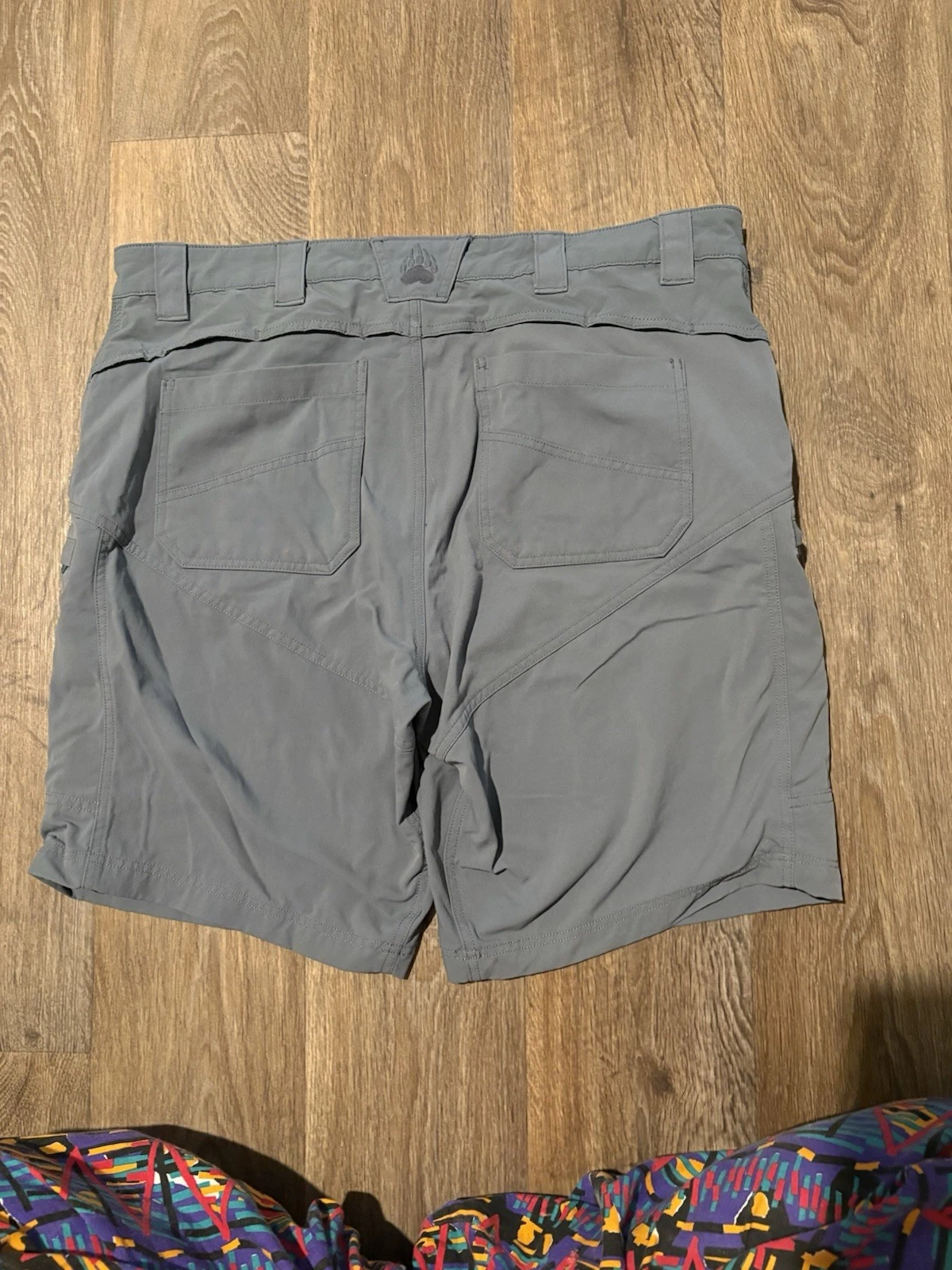 Duluth Trading Alaskan Hardgear AKHG Roustabout Cargo Shorts Mens Size 40 Hiking