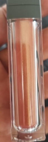 LIQUE Cosmetics HIGH ROLLER Lip Gloss Vegan Formula Infused Pigment NEW IN BOX - Picture 3 of 11