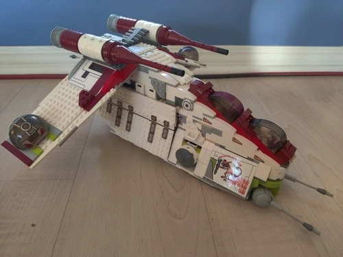 Lego Star Wars 7676 Republic Attack Gunship 99% Complete 2 Minifigs READ