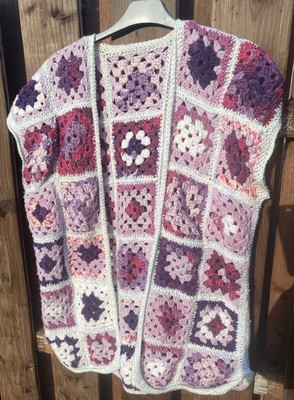 Neu Handarbeit gehäkelt Aran lila Multi Granny Square Weste Festival OOAK Boho