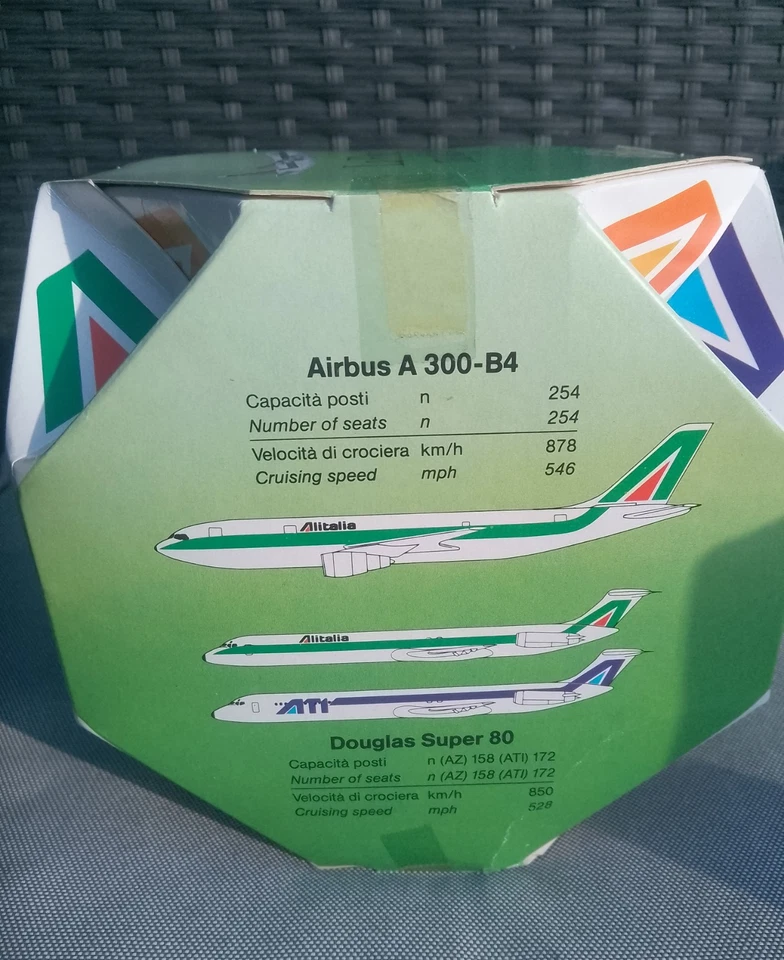 Alitalia: la flotta modello- 1947-1987. 8 modelli aereo metallo 1:600. Vedi foto - Immagine 4 di 4