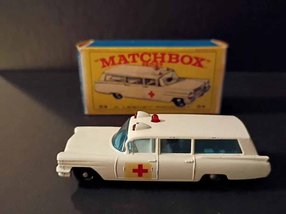 Matchbox #54B S&S Cadillac Ambulance 1965 In Original E4 Box - Image 2 of 4