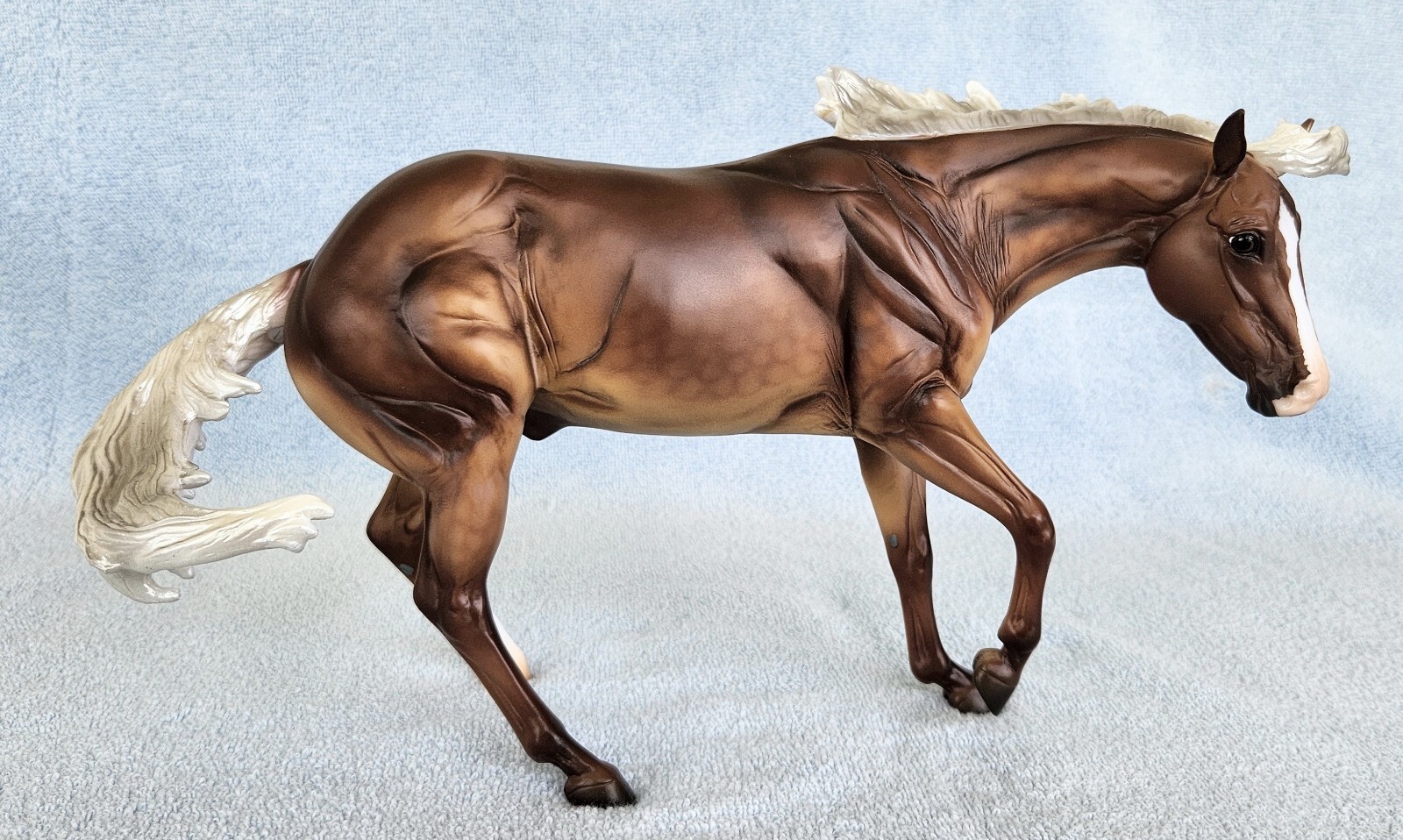 Breyer 2024 Spokes and Spurs Working Cow Horse Wimpy's Little Step. 1/