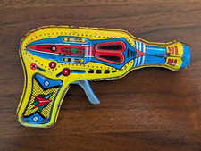 1960s Hero Toy Flint Space Ray Gun - JAPAN, 17cm, ALL TIN