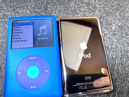 Apple iPod classic 7th Generation Blue/Silver (256 GB) MP3 Excellent Condition - Picture 3 of 12
