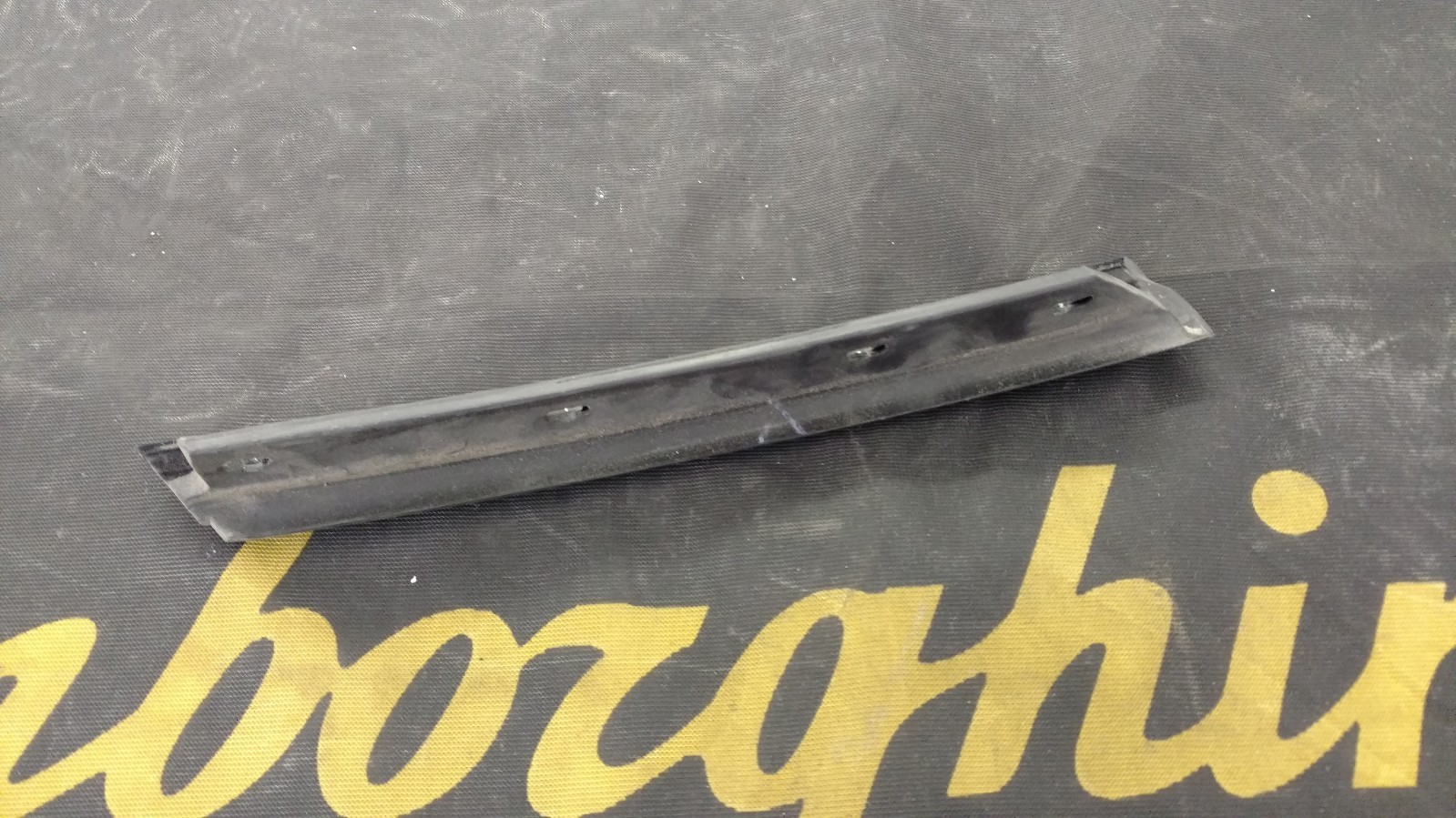 LAMBORGHINI GALLARDO COUPE SPYDER LP550 560 RH ROOF SEAL OEM  400837440