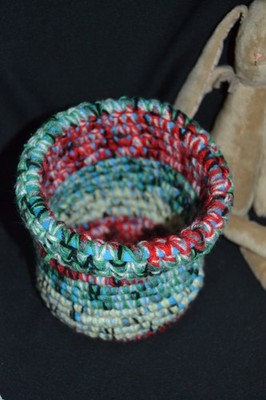 gehäkeltes  Utensilo Aufbewahrungsbox Blumentopf  Handarbeit Upcycling- bunt