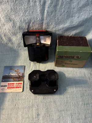 VINTAGE SAWYER'S 3/D VIEW-MASTER MODEL C  LIGHT ATTACHMENT BOX & INSERT
