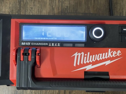 Milwaukee M18 Packout Radio 2950-20 Bluetooth Tool-PARTS ONLY, NOT WORKING