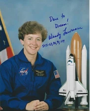 WENDY LAWRENCE Astronaut NASA Engineer Signed 8 x 10 Photo FREE SHIPPING