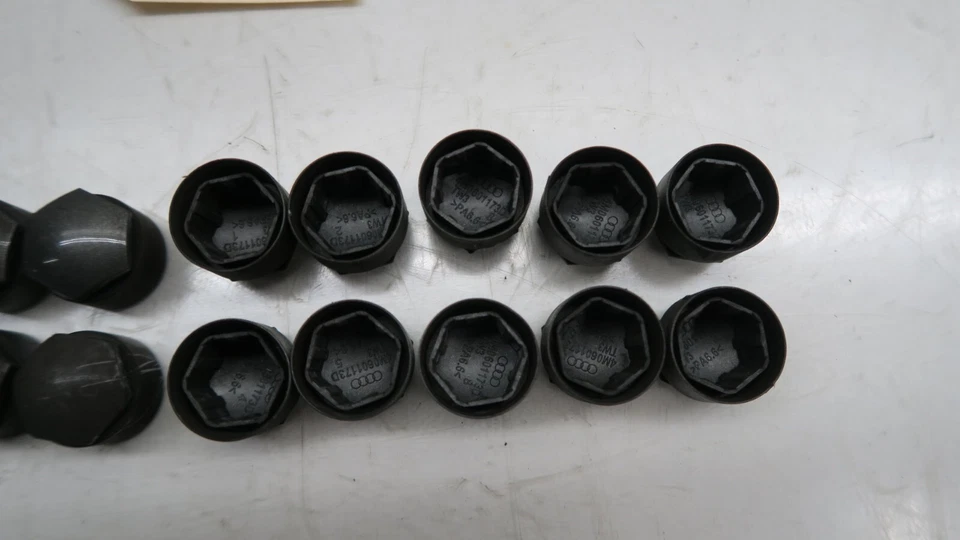 Juego de 20 cubiertas de pernos tacos OEM para Audi S5 Sportback 2018-2023 4M0601173 Foto 4 de 4