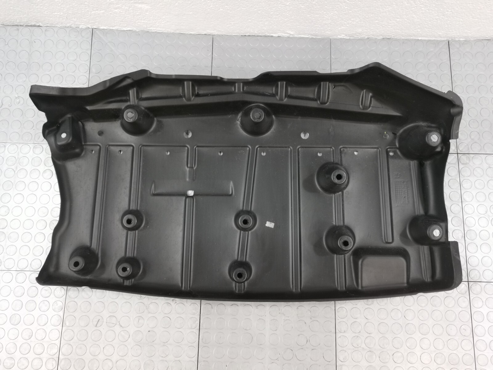 17-20 MASERATI Levante REAR  BUMPER UNDER COVER SPLASH SHIELD TRIM