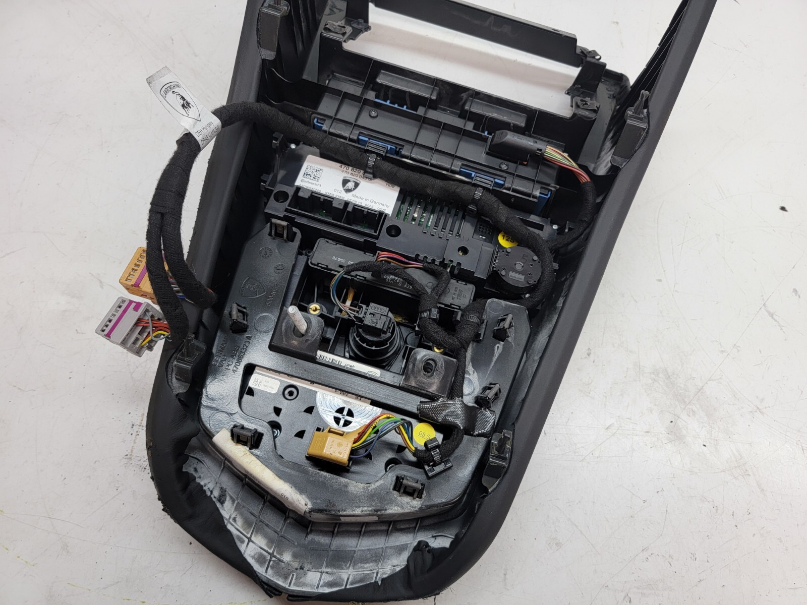 LAMBORGHINI AVENTADOR SV FRONT CENTER CONSOLE TOP SECTION DAMAGED OEM 470863323A