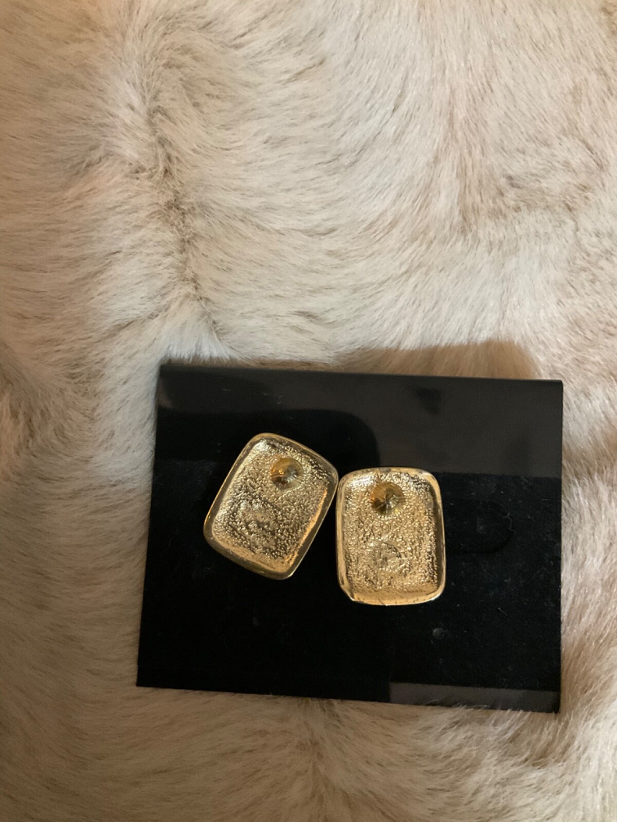 Vintage stud earrings rectangular shape gold tone… - image 8