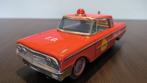 VINTAGE RARE OLD TIN TOY FIRE CHIEF CAR JAPAN DAIYA  FRICTION POWERED 1960'S - Picture 2 of 16