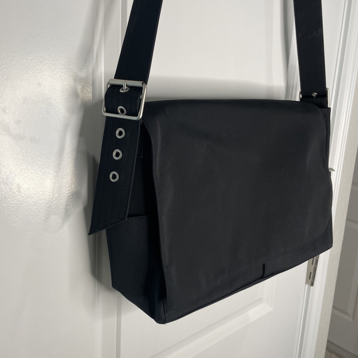 GAP Black Nylon Messenger Bag Multiple Pockets- | eBay