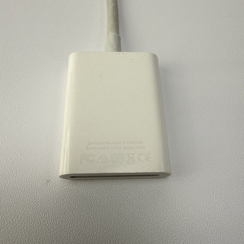 APPLE (A1595) Genuine LIGHTNING TO SD CARD Adapter - Photo 2/2