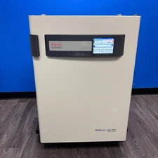Thermo Scientific HERACell Vios 160i Lab CO2 Incubator, 165 L, Digital Control