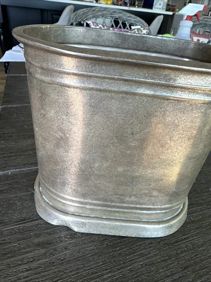 Maceta o jarrón Pottery Barn plateado mediano 7x7 fotos a cuadros Foto 4 de 4