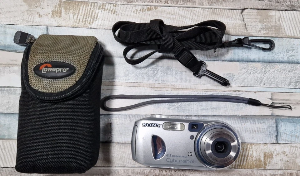 Sony  Cyber-shot DSC-P73 MPEGMOVIE VX Digital Camera 3x Optical Lens Silver - Image 2 of 4