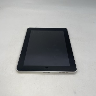 Apple iPad Model A1337 32 GB Space Grey 1st Generation Broken For Parts Bundle