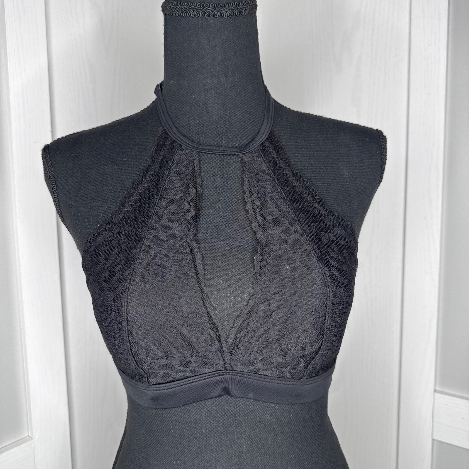 Victoria's Secret PINK Lace Bralette Women XS Black Halter Keyhole 2703