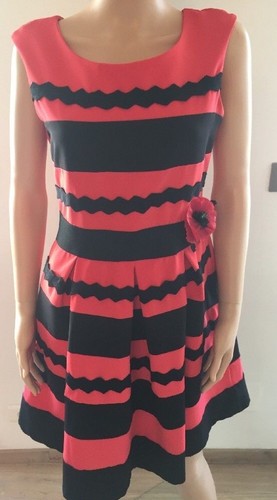 Vestido RINASCIMENTO midi rojo volantes en los bajos