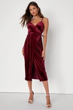 Lulu's NWT Burgundy Velvet Surplice Wrap Midi Dress - Size Medium