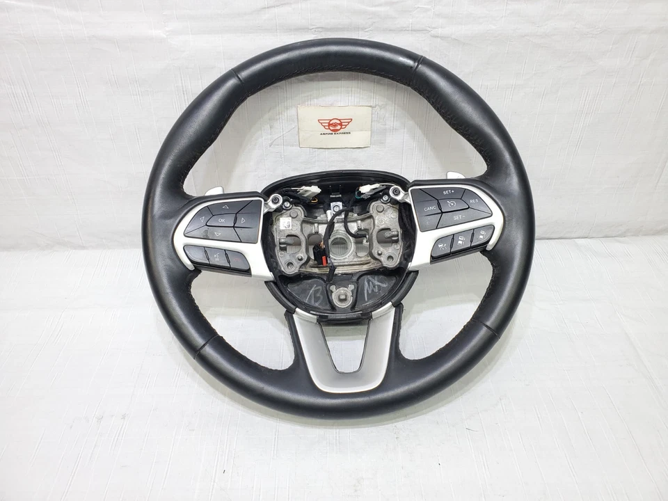 Volante Dodge Charger 2015-2023 con interruptor multifunción OEM 1ZZ431X9AD Foto 3 de 4