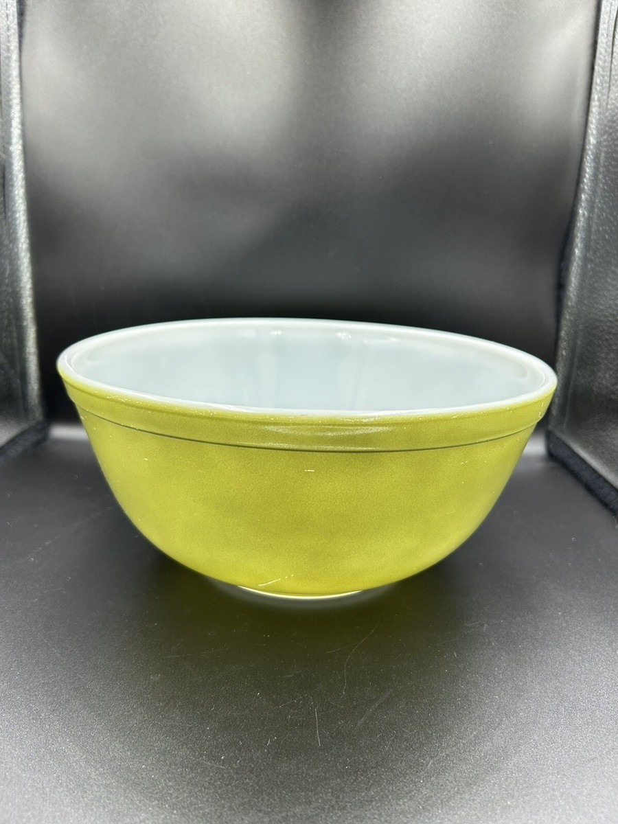 Vintage Pyrex Avocado Verde Olive Green 1/2 Mixing Nesting Bowl #403