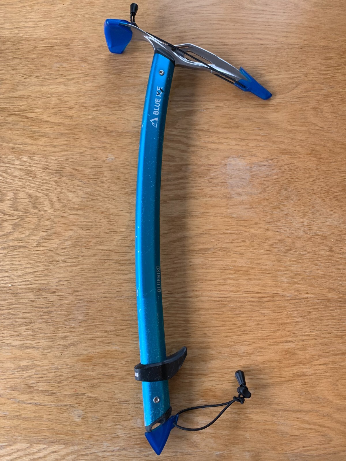 BLUE ICE BLUEBIRD LIGHTWEIGHT MOUNTAINEERING SKI TOURING ICE AXE. 49cm