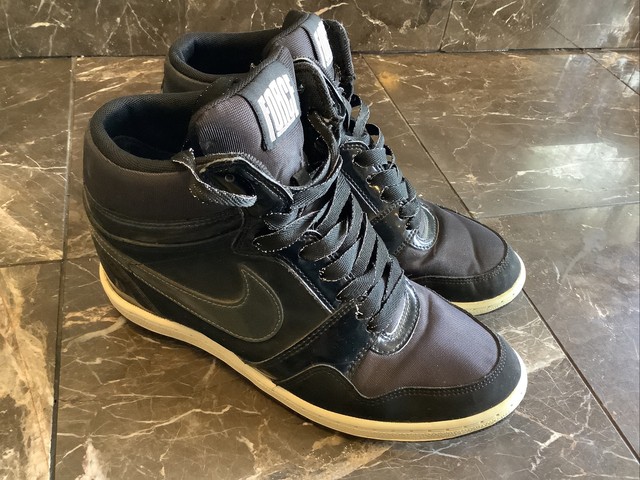 black nike size 9