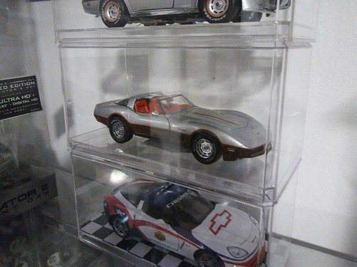 Franklin Mint 1982 Chevrolet Corvette SE SILVER / RED, 986/1000 - Picture 9 of 12