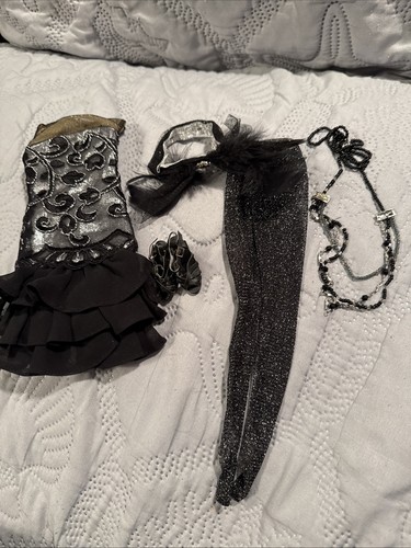 The Bees Knees Tonner Doll Outfit  Devereaux Sisters Missing Gloves And Earrings