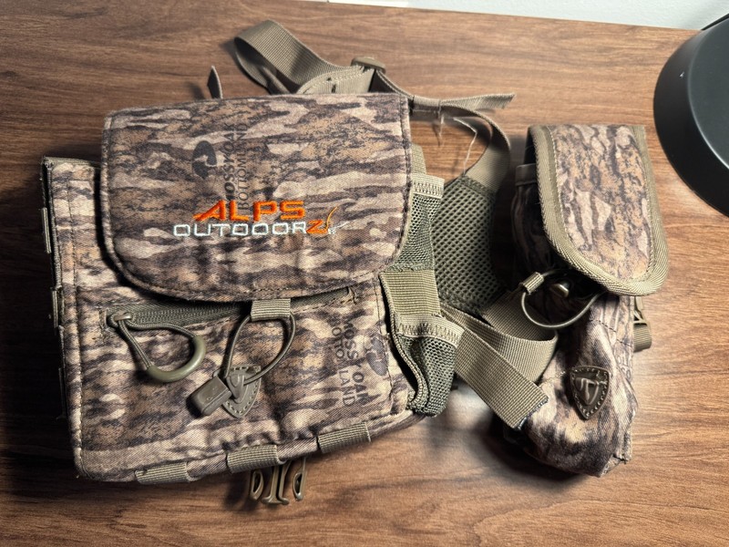 Alps Outdoorz Vantage Bino Harness Mossy Oak Bottomland with Box Call pouch