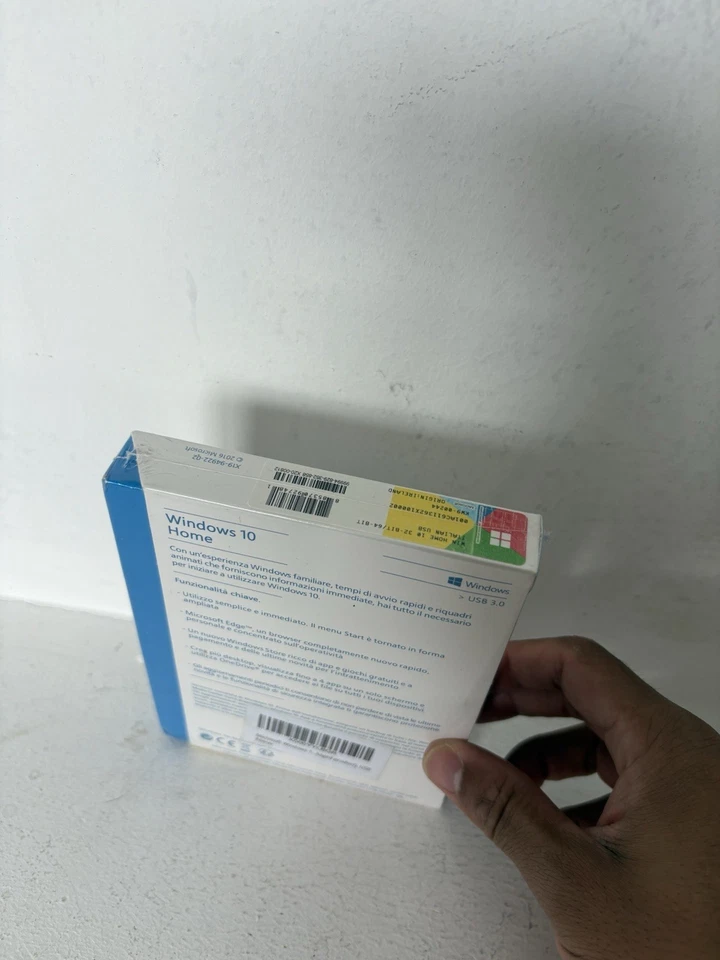 Microsoft Windows 10 Home Italian Version USB, 32-Bit / 64-Bit Brand New Sealed - Image 3 of 4