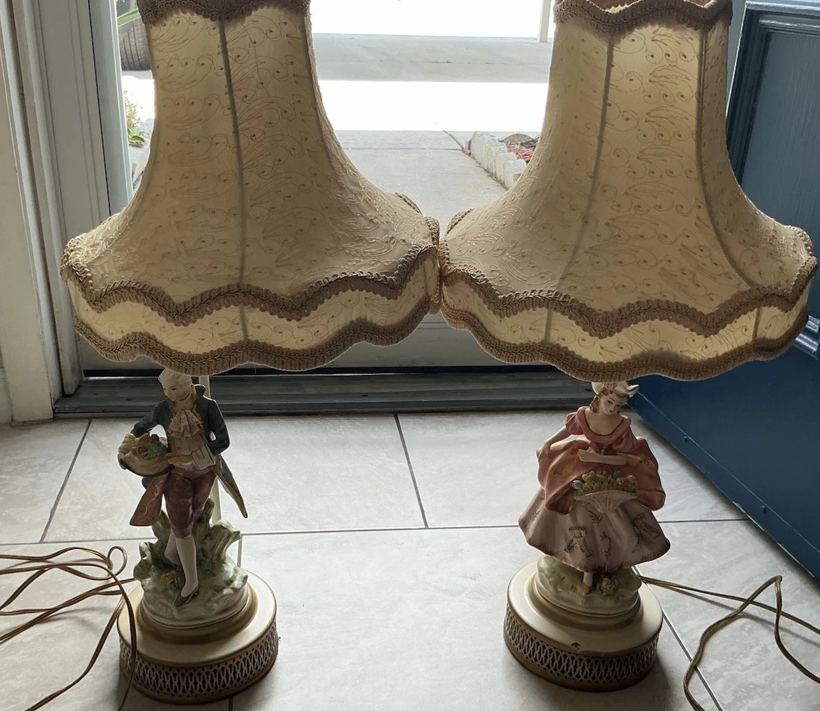 美品　カポディモンテ　シルクシェード　ライト Capodimonte Original Victorian Antique Collectible Lamps for sale