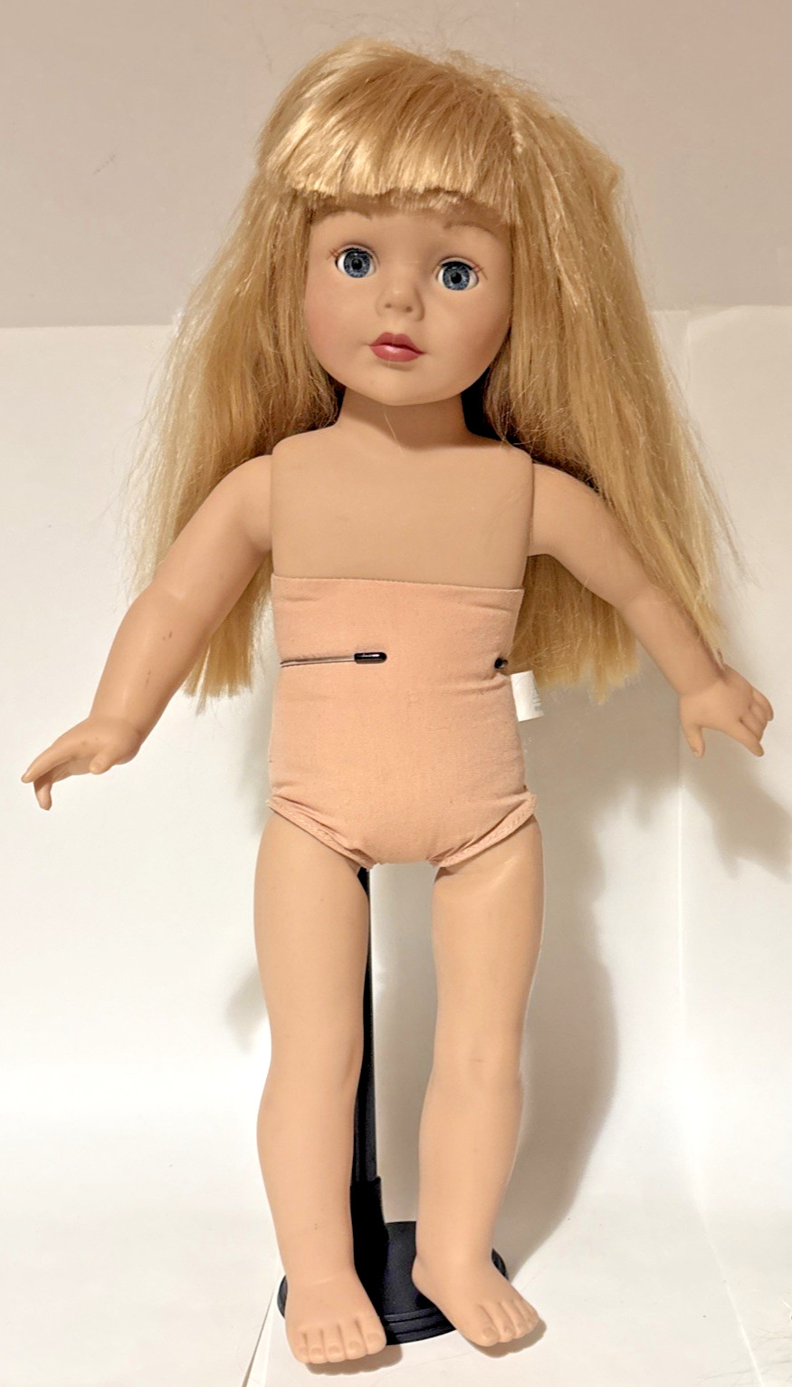 2007 Madame Alexander Doll 18" Blonde Hair Blue Eyes Open Cl
