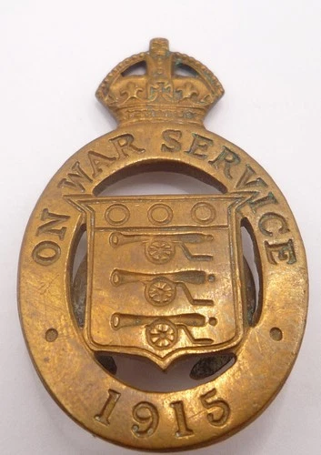 WW1 ON WAR SERVICE 1915 LAPEL BADGE - JR GAUNT NO 41829