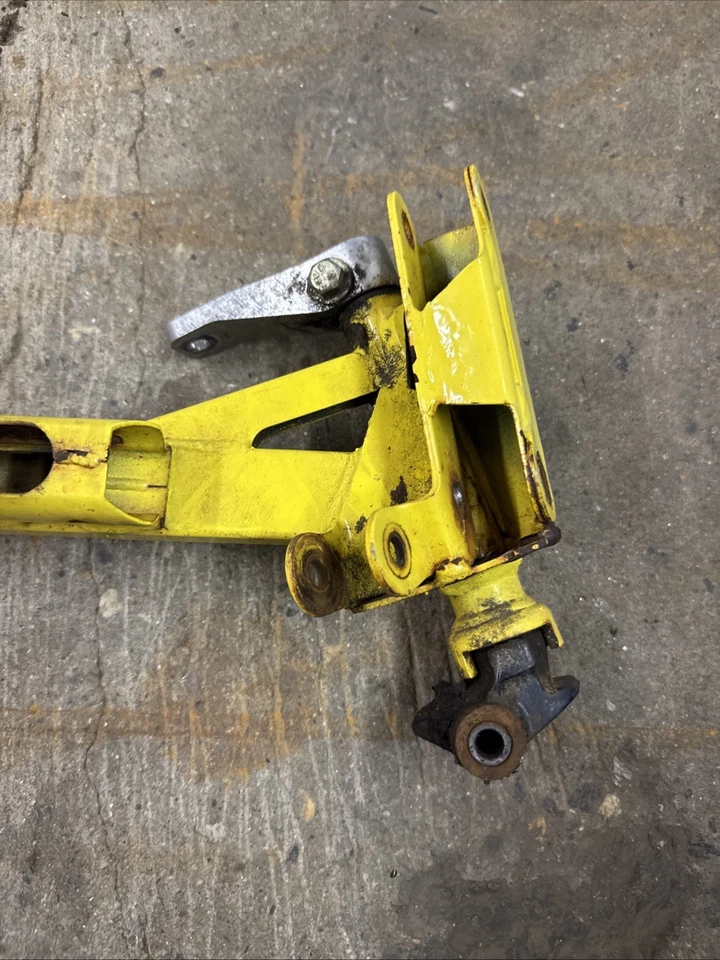 Polaris XC RMK Classic Edge X 700 800 600 2001 brazo de arrastre izquierdo Ifs Foto 3 de 4