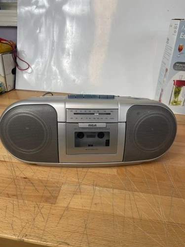 RCA RP7712 AM/FM Stereo Radio Cassette Recorder Boombox Silver Tested Works