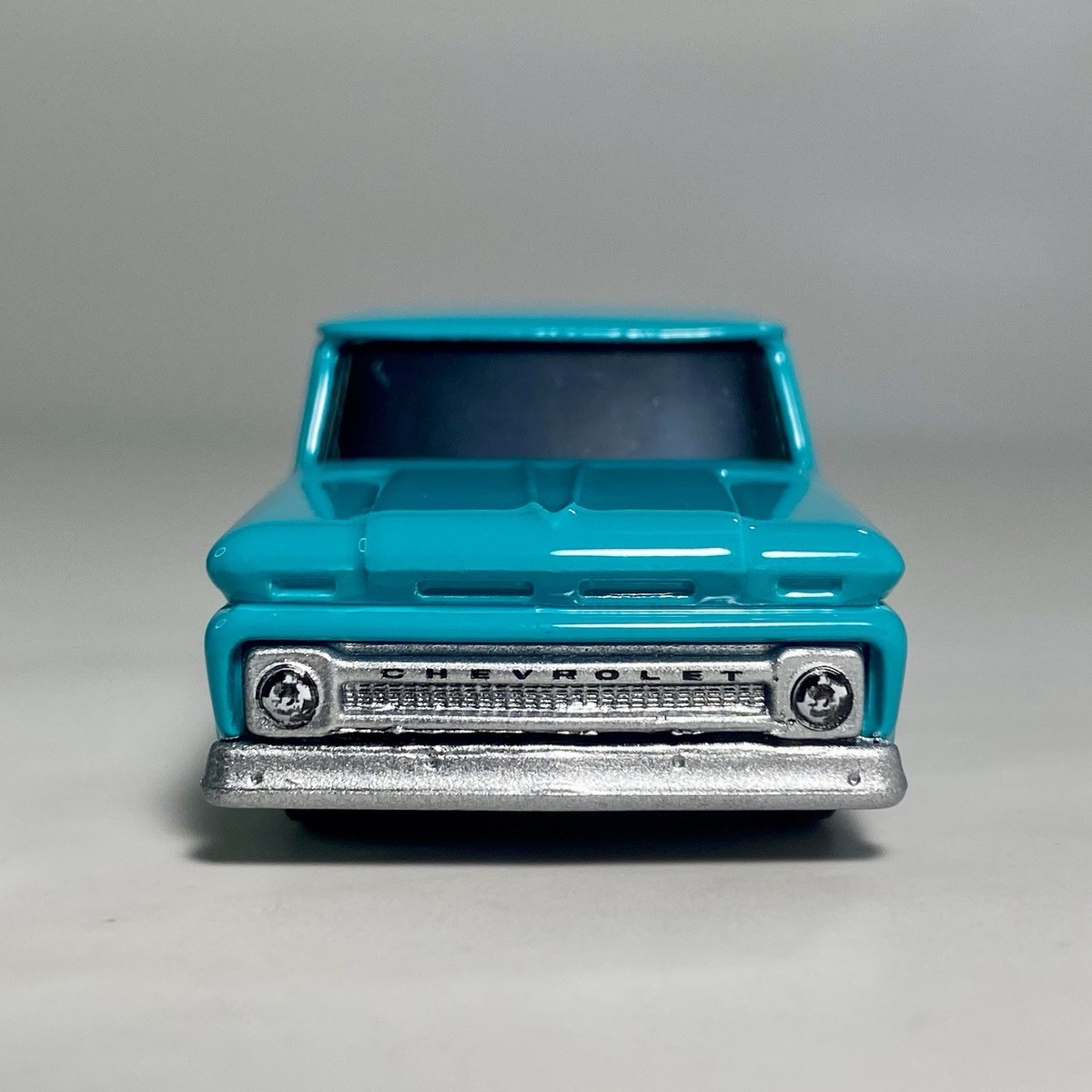 Maisto 1965 Chevrolet C10 Turquoise Lowered Pickup Truck 1:64 Maisto 1965 Chevrolet C10 Turquoise Lowered Pickup Truck 1:64