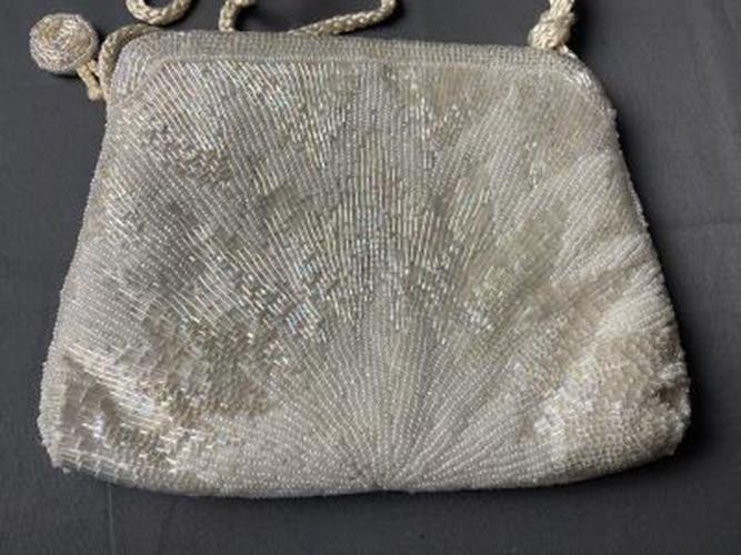 Vintage Woman's Delile White Beaded Purse with St… - image 2