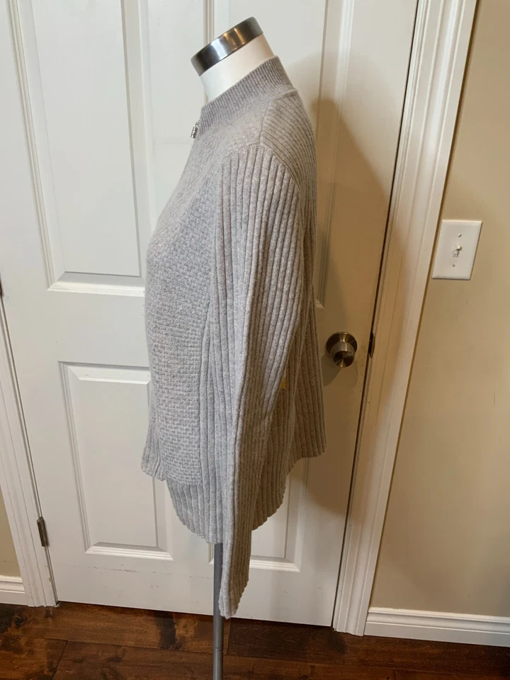 St. John Cashmere Gray Rib Knit Zip-Up Cardigan Sweater Size Medium - Image 3 of 4