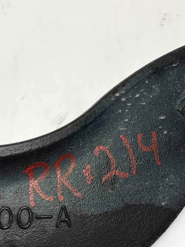 Brazo de control trasero MAZDA 3 2004-2013 pasajero superior lado derecho OEM Foto 2 de 4