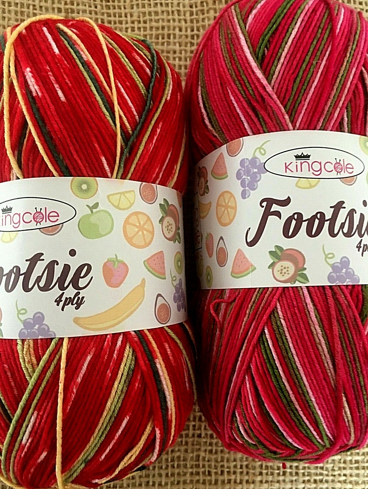 KING COLE SOCK PATTERN 5824 WITH 200gms FOOTSIE 4ply YARN IN W/MELON