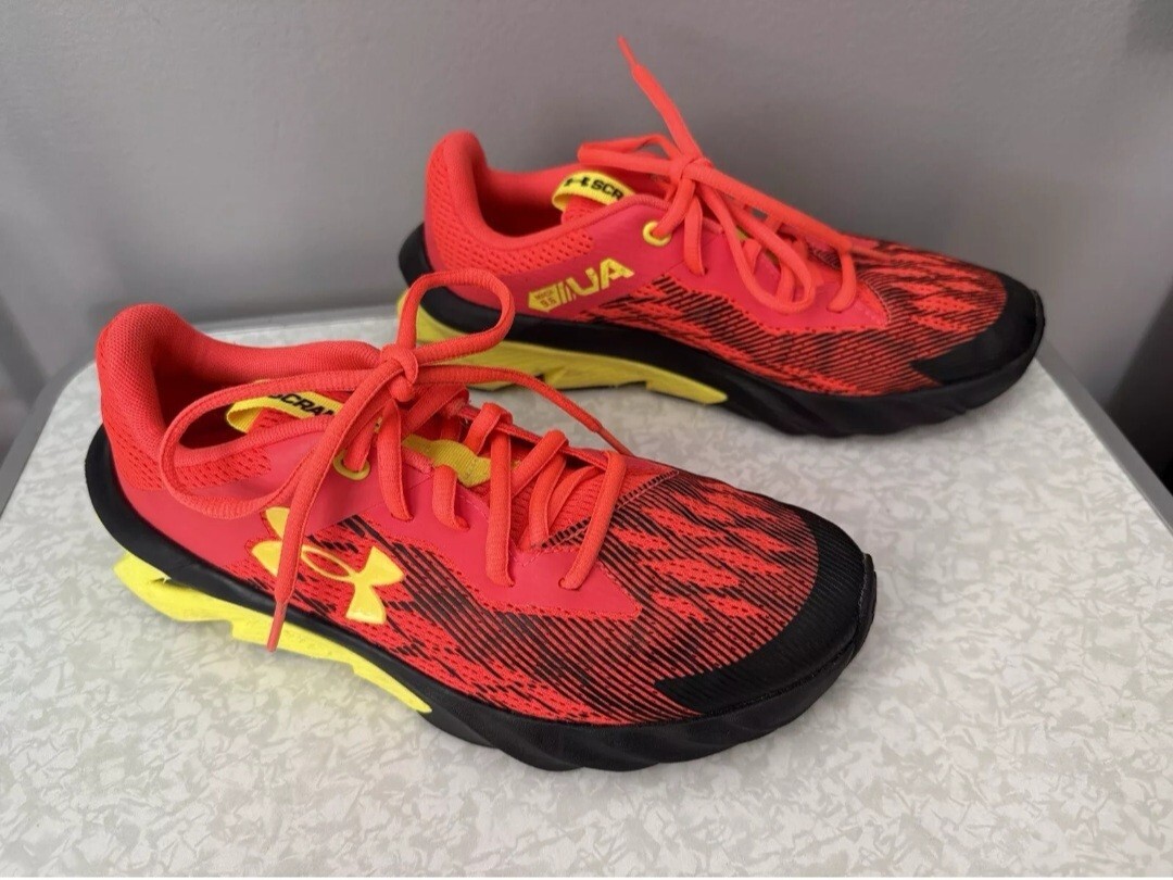 SAOLA Scarpe da corsa sneakers UNDER ARMOUR uomo taglia 5Y nere e arancioni