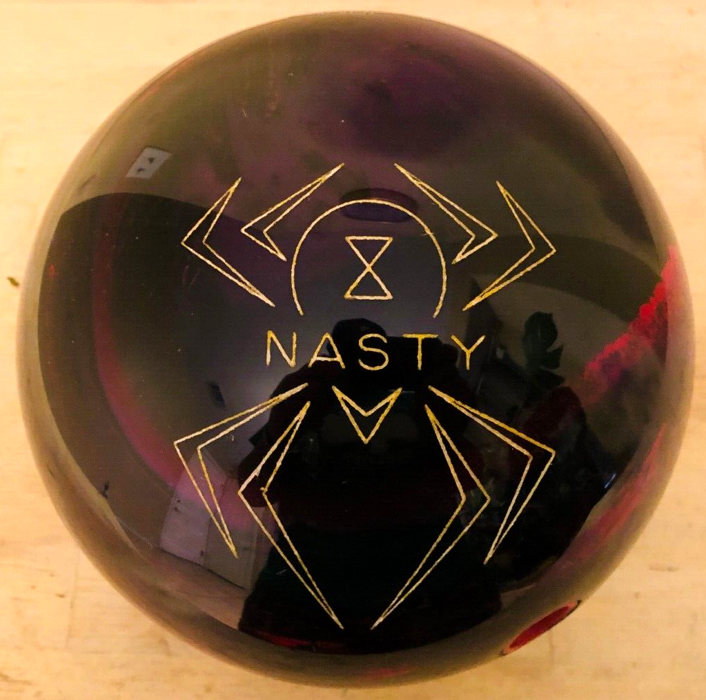 HammerBlack Widow NASTY15 lb.Reactive Solid Bowling BallNo Thumb
