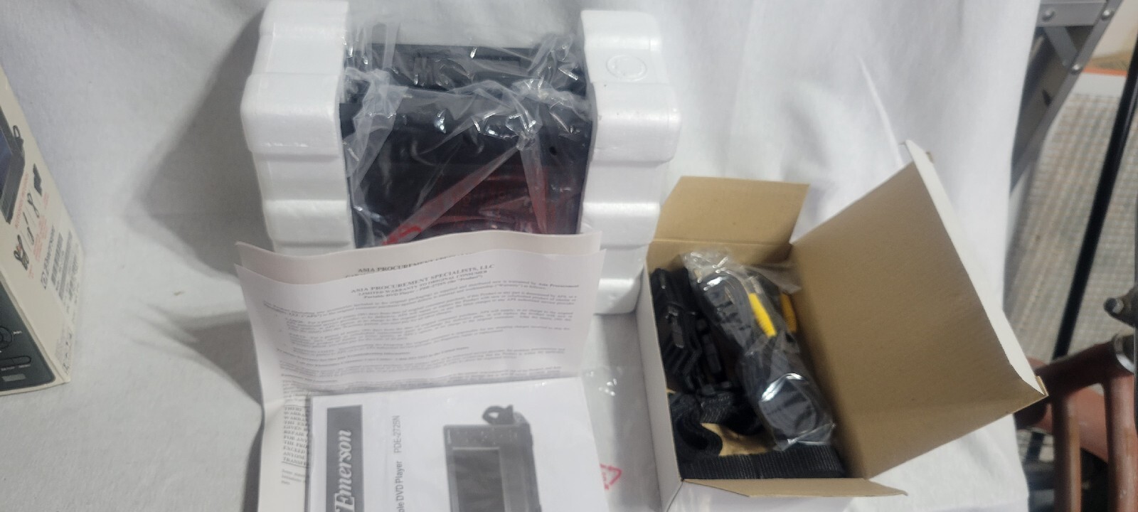 New Emerson Two Screen 7" car DVD player PDE2725N eBay