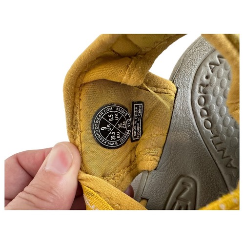 KEEN Sandals Womens Size 9 ANATOMIC FOOTWEAR Yellow Waterproof Bungee Slip On - Picture 14 of 14